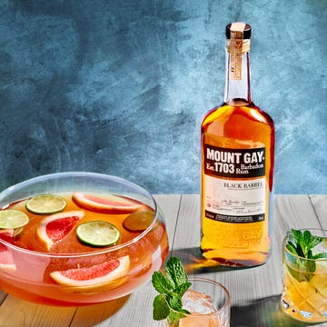 drink, alcoholic beverage, liqueur, distilled beverage, ingredient, food, planter's punch, punch, apéritif, whisky,