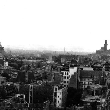 Metropolis, White, Landmark, Metropolitan area, City, Cityscape, Urban area, Spire, Black-and-white, Monochrome photography, 